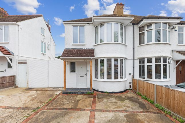 Property for sale in Drummond Drive, Stanmore