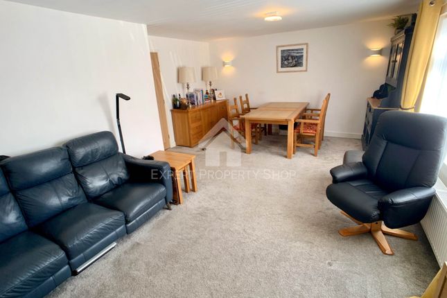29, Holme Drive, Lincoln photo 3