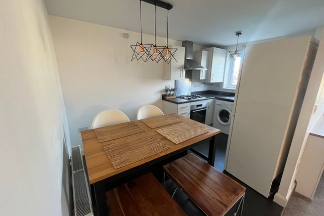 10, Pearsons Way, LEEDS photo 2