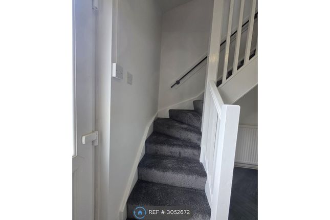 Middlecliff Lane, Little Houghton, Barnsley photo 5
