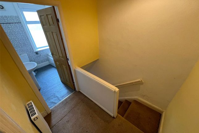 537, Manchester Road, Huddersfield photo 4