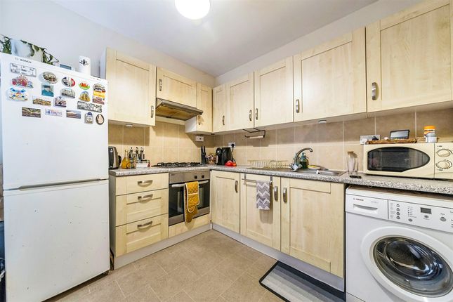 Flat 4, 24, Westgate, Grantham photo 2