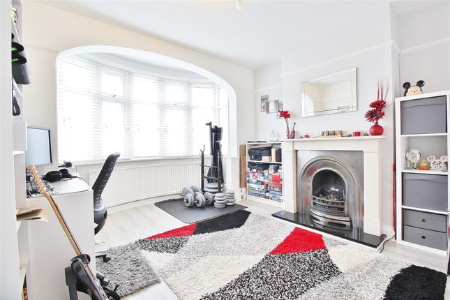 End terrace house for sale in Teesdale Avenue, Isleworth