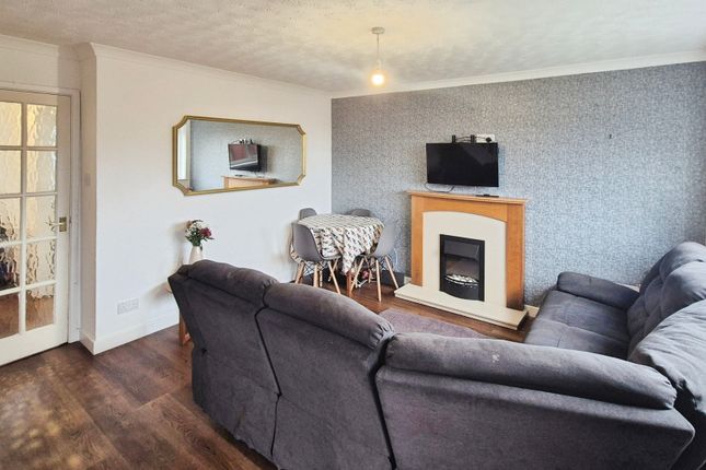 22, Meadway Street, Burntwood photo 3