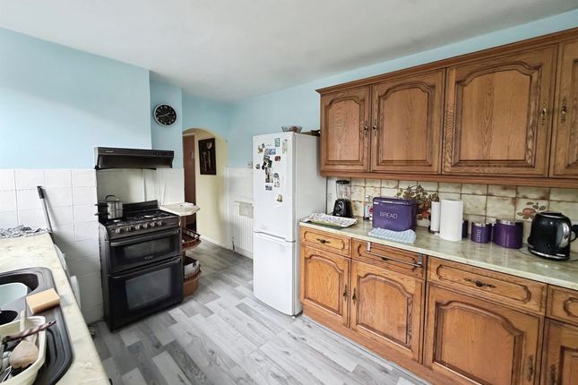 14, Newbridge Crescent, Derby photo 3