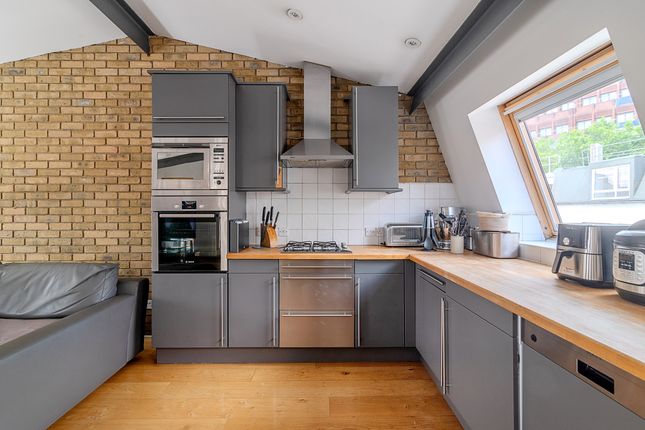 Flat 3, 9 Earlham Street, Covent Garden photo 4