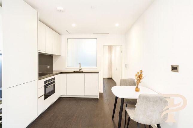 Flat 0909, 67, Bondway, London photo 2