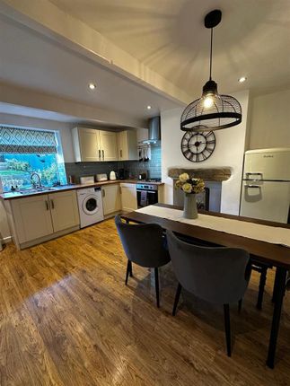8, Apperley Road, Bradford photo 4