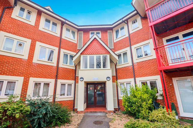 Flat for sale in Union Street, Bedford