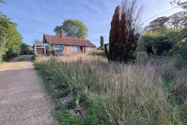 2-bed detached on Valdona, Church Road, Norwich, £120,000