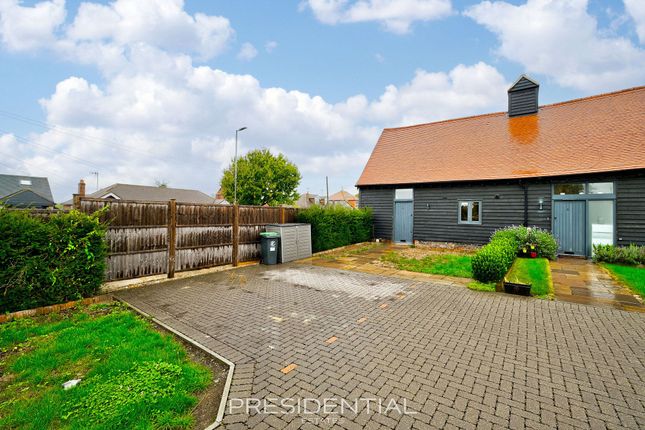 1 Hamlet Gate, Sewardstone Road, Waltham Abbey photo 4