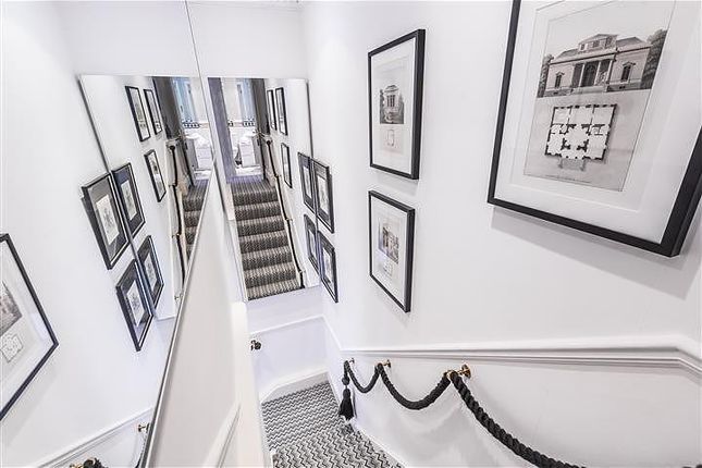 Terraced house to rent in Holly Bank House, 71 Frognal, Hampstead