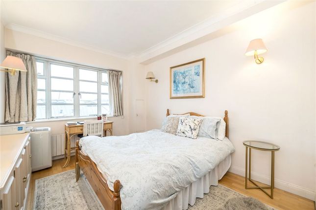 77, Winchester Court, London photo 2