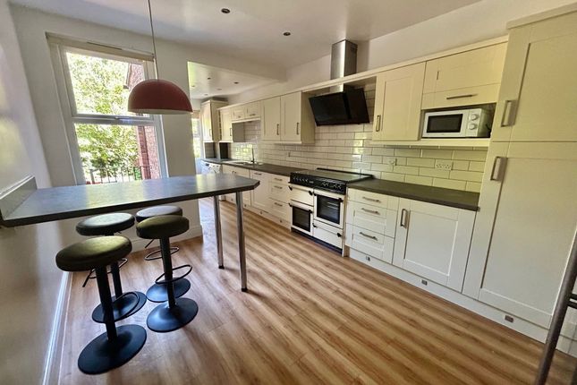 4 Park Gate Avenue, Manchester photo 2