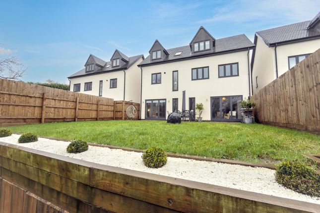 4-bed house on 2 Three Waters View, Coalville, £450,000