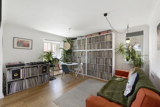 Flat 1, 7, Bastien Lane, Kings Hill photo 3