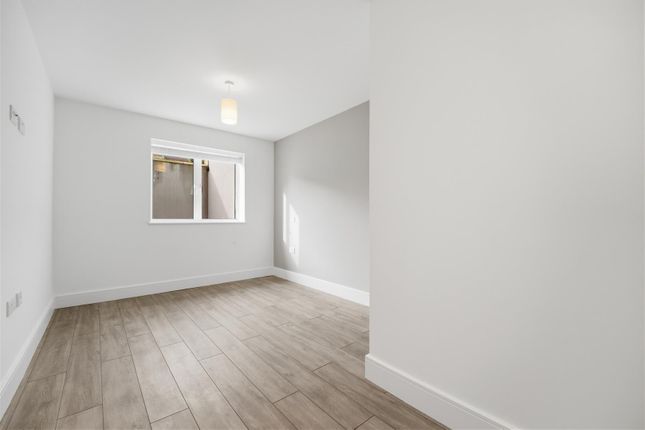 2-bed flat on Flat 1, 28-34, Laurels Road,, Buckinghamshire, £450,000