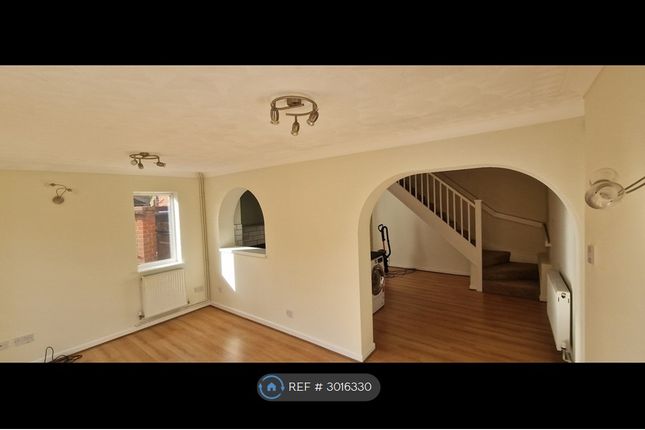 Eliot Close, Newport Pagnell photo 3