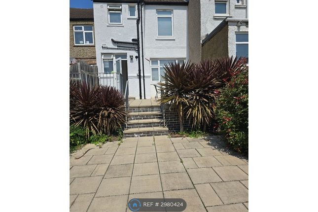 Walrond Avenue, Wembley photo 3