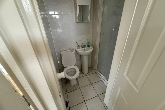 2a Hillingdon Parade, Uxbridge Road, Uxbridge photo 4