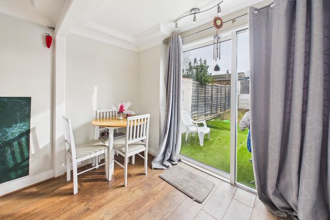 5, Deimos Drive, Hemel Hempstead photo 3
