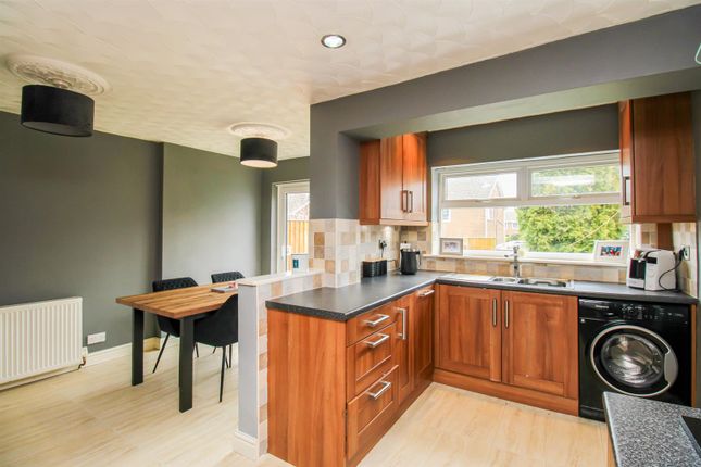 6, Highfields, Wakefield photo 3