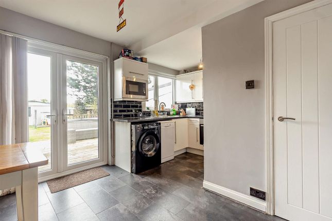 Terraced house for sale in Moore Avenue, Grays