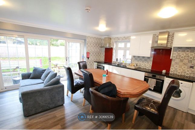 Ground Floor  Shinfield Road, Reading photo 2
