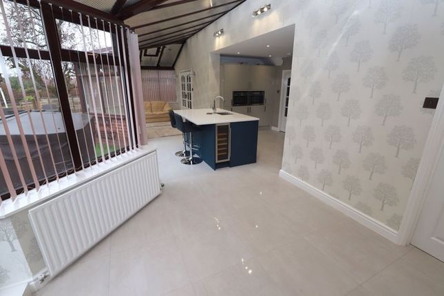 Detached house to rent in Turton Close, Bury