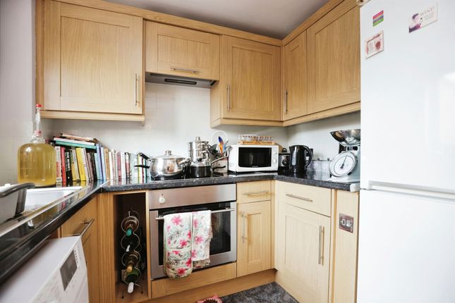 12, Alexandra Court, KENILWORTH photo 3