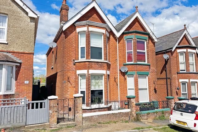 3-bed house on 30 Coronation Road, Cowes, £300,000