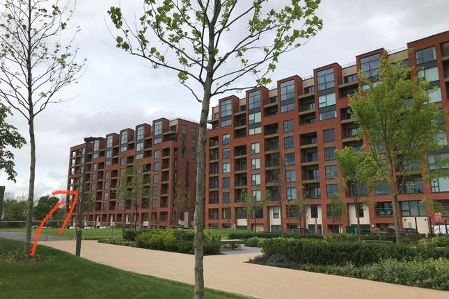 Thumbnail Flat for sale in Thonrey Close, London