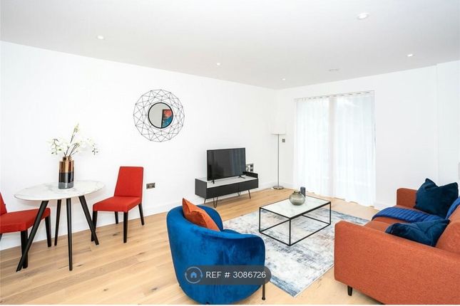 Oak Lodge Riverwell Close, Watford photo 3