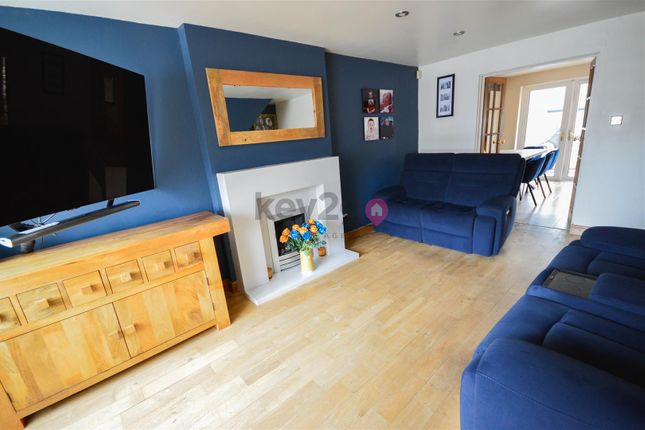 6, Wychwood Croft, Sheffield photo 3