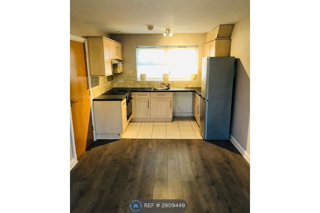 Flat, Victoria Court Victoria Road East, Leicester photo 4