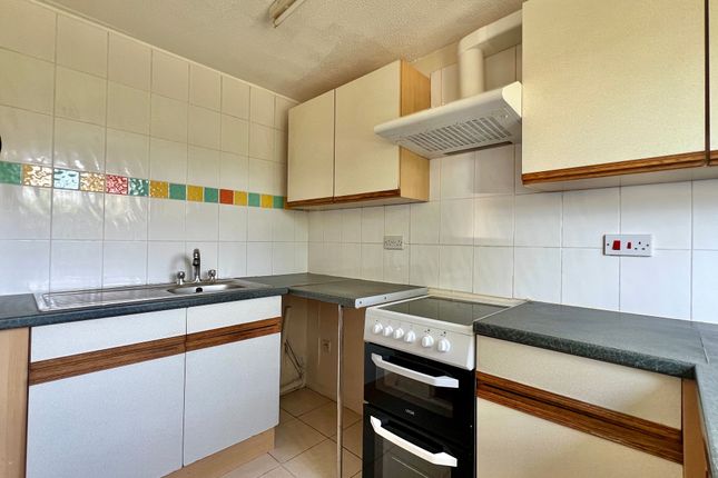 63 Allington Close, Taunton photo 3