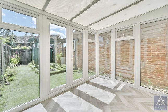 15, Krohn Close, Buckinghamshire photo 4