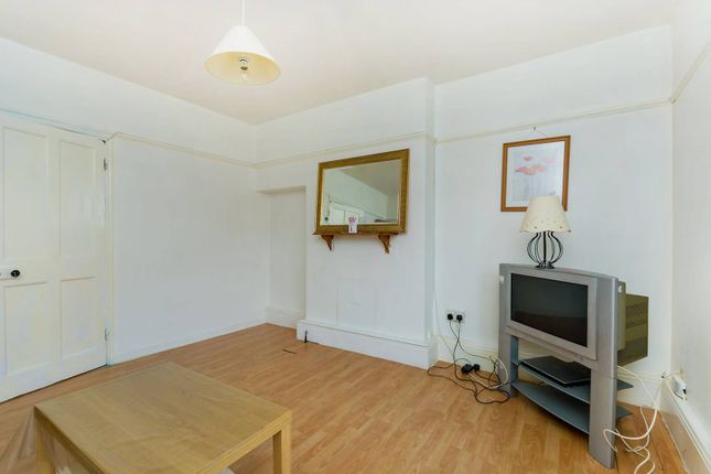 Flat for sale in Tulse Hill SW2, Tulse Hill, London,