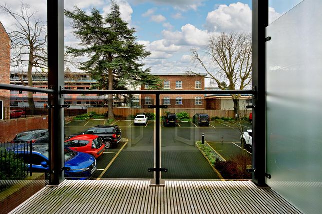 8 Swinden Court, Trinity Road, Darlington photo 2