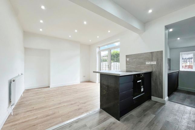 51, Orient Road, Salford photo 4