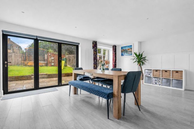 11, Harwood Hill, Welwyn Garden City photo 3