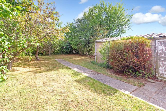 20, Sairard Gardens, Essex photo 4