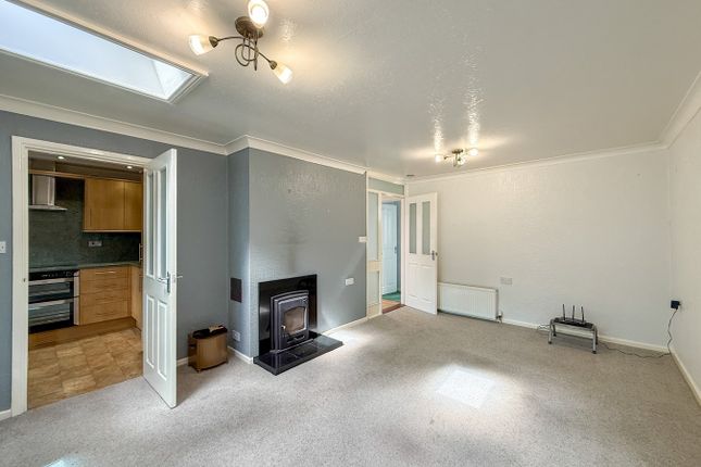 63, Thick Hollins Drive, HOLMFIRTH photo 5