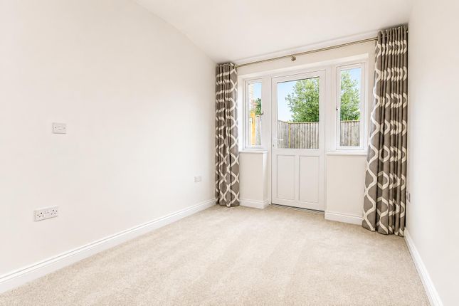 86, Little Bookham Street, Leatherhead photo 4