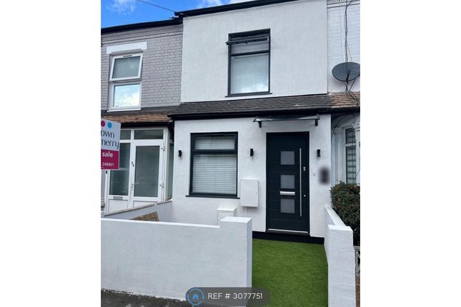 2-bed terraced on Watford, £2,200/mo
