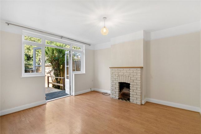 18, Vale Close, Middlesex photo 4