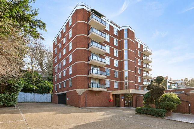 Flat 4, 5, Alban House, Sumpter Close, London photo 4