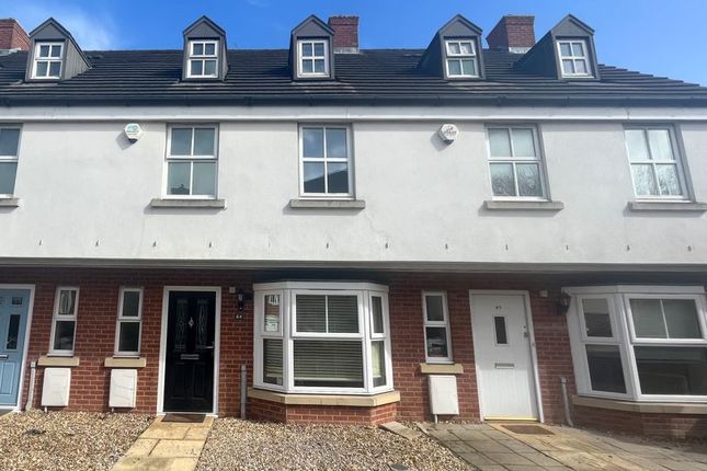 Thumbnail Town house to rent in Century Park, Yeovil