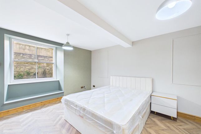 Basement Flat, 2, Clevedon Terrace, Bristol photo 2