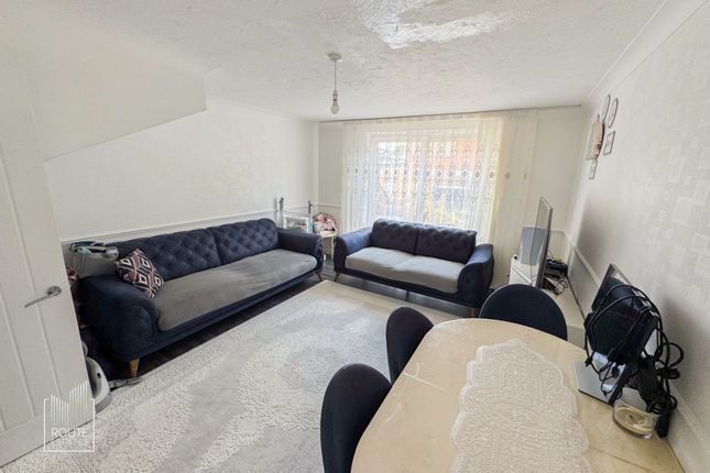 8, Landridge Drive, Greater London photo 3